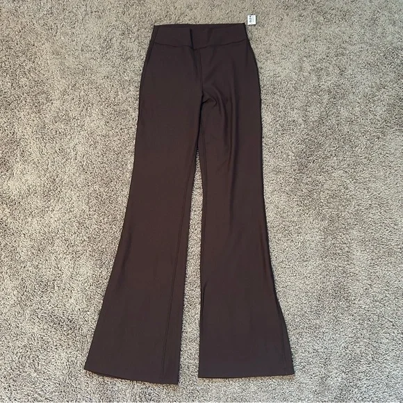 ‼️Old Navy High Waisted Rib-Knit Flare Leggings‼️ - Picture 2 of 4